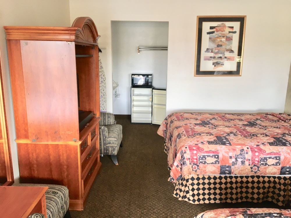 Inn At Mexia 16/64