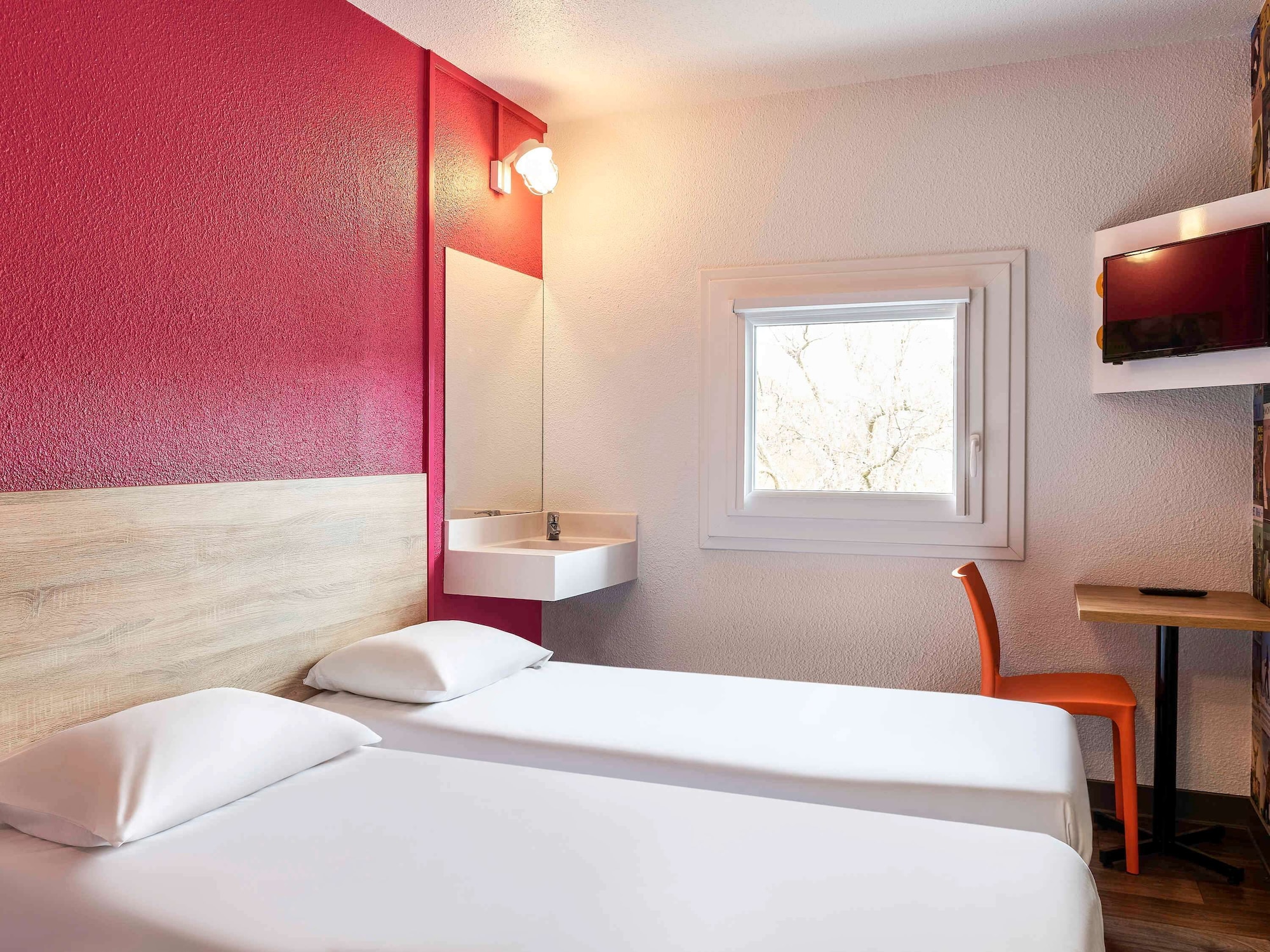 SIDE CAR, TWIN BEDS