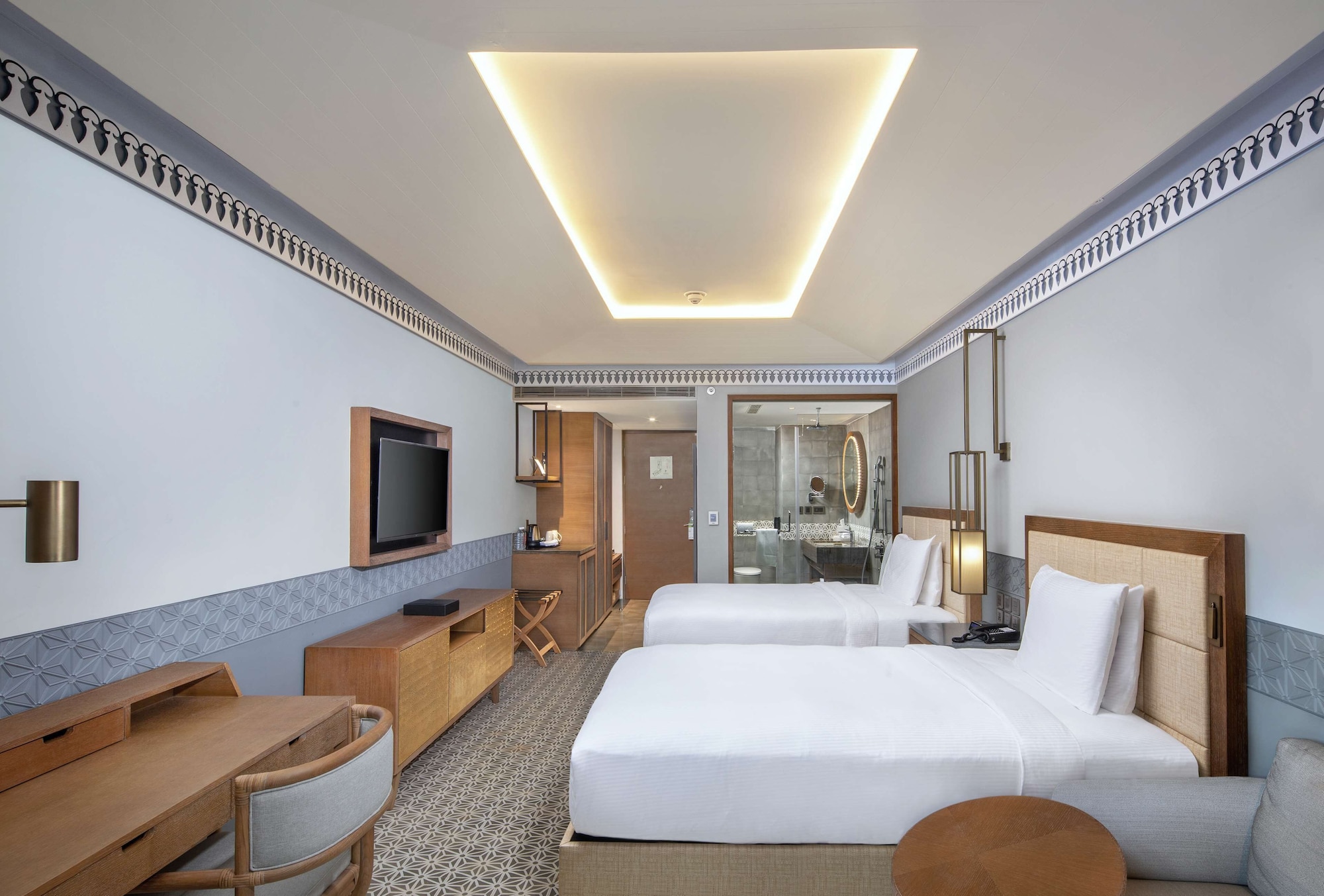 EXECUTIVE, TWIN BEDS, RIVER VIEW, BALCONY