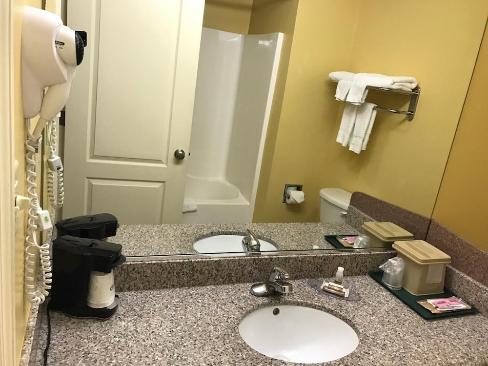 Mountain Inn and Suites Dunlap 17/22