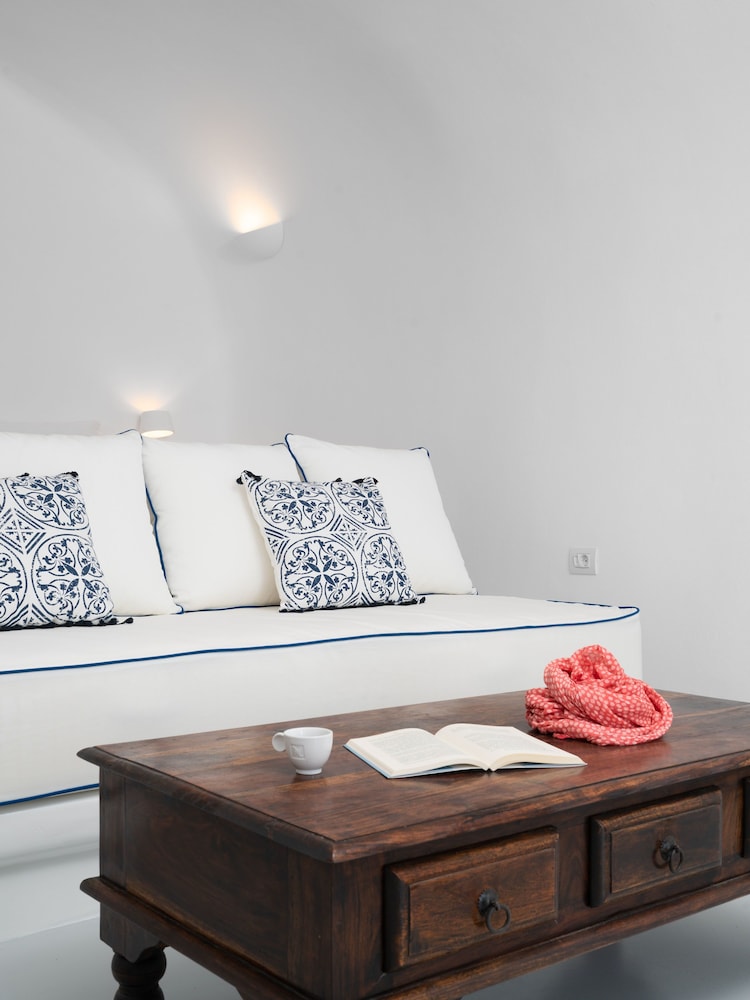 Oia Spirit Boutique Residences 6/50