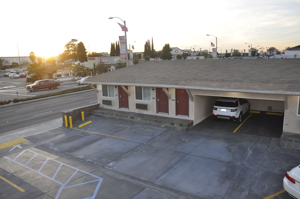 Sun Light Motel 11/15