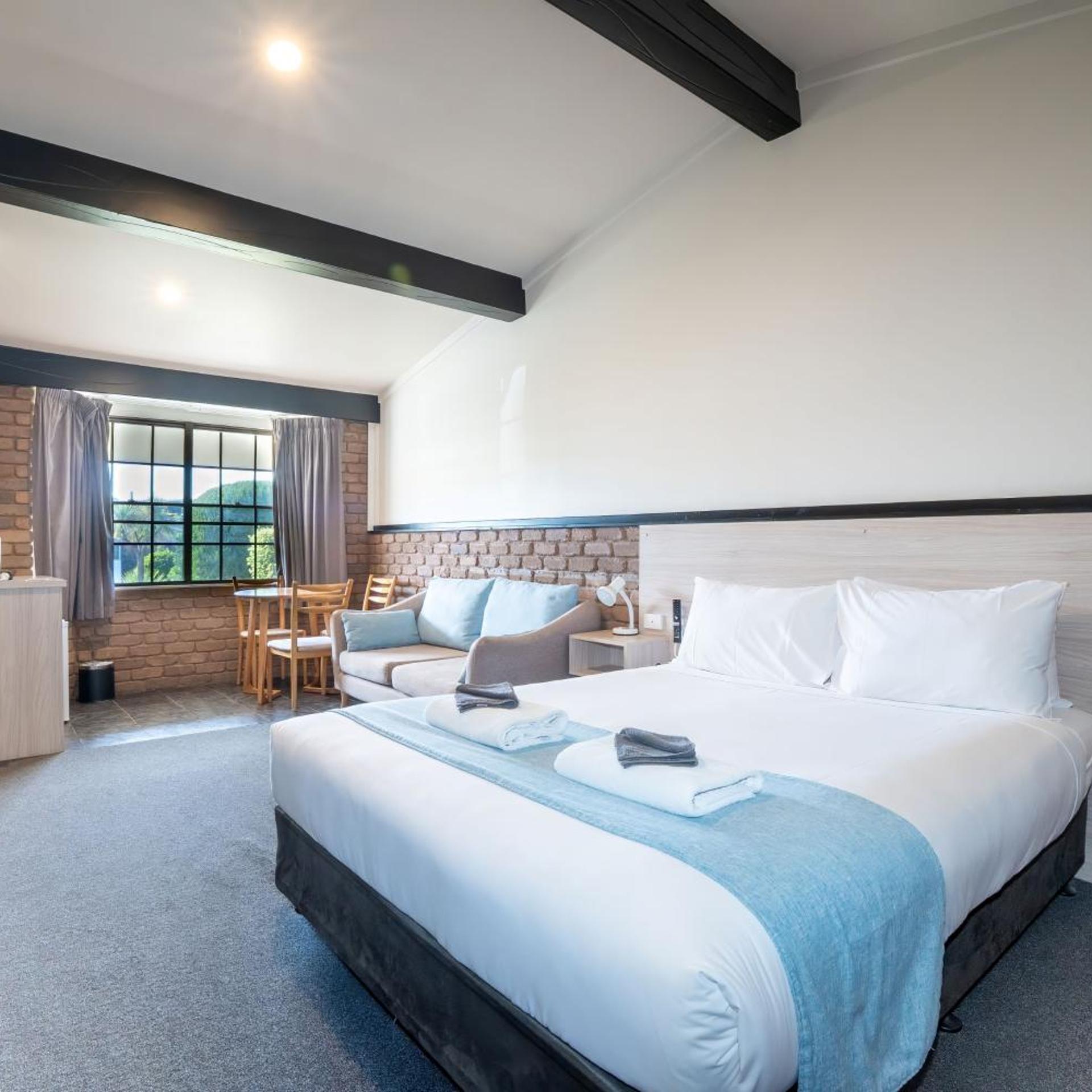 Superior, Suite, Queen Bed
