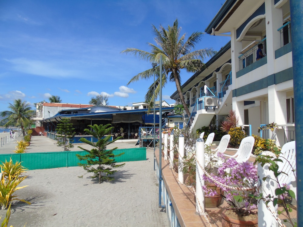 Blue Rock Beach Resort 51/67