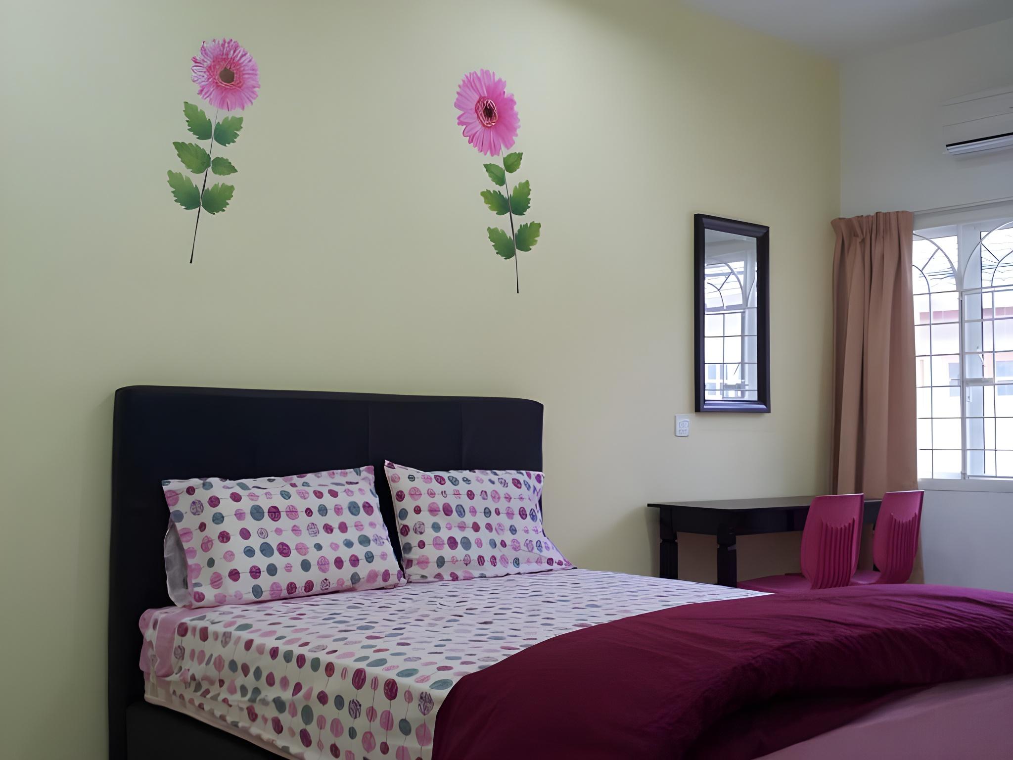 3 Bedrooms, Home
