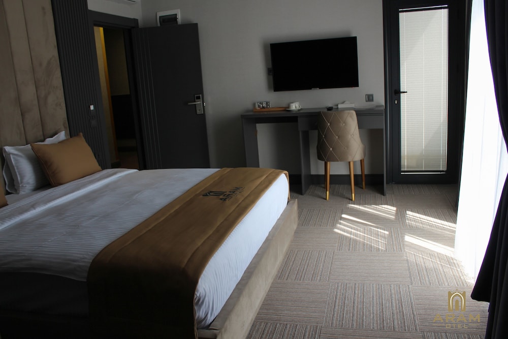 Aram Otel 16/25