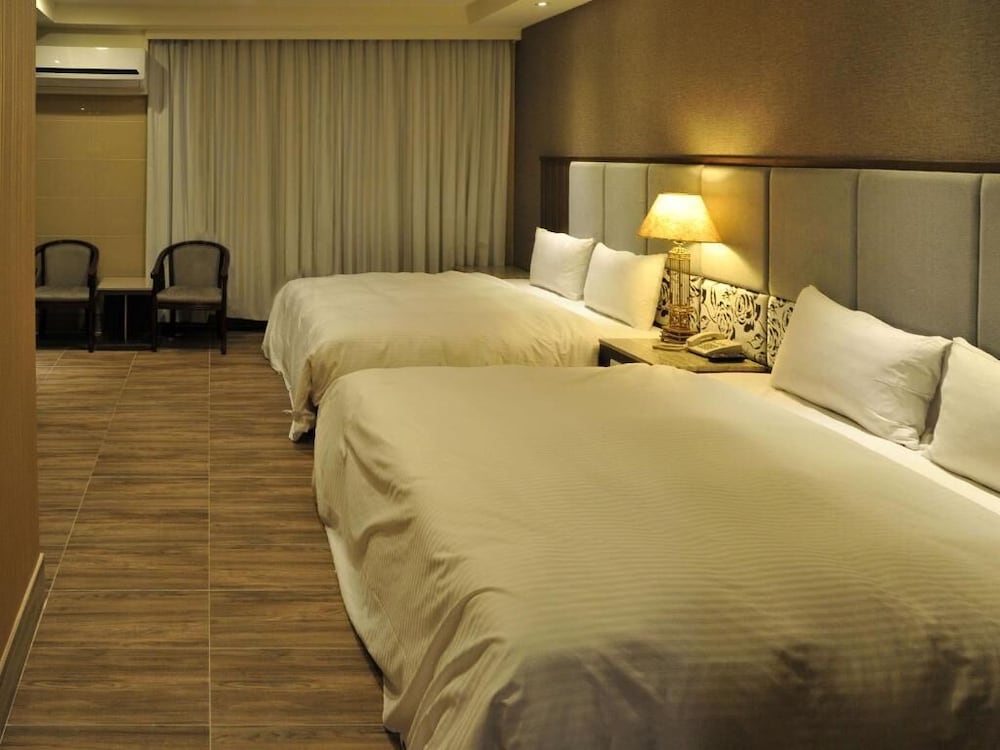 Maple Hotel 49/65