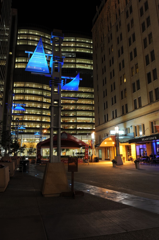 Towers at Kahler Grand Hotel 42/50