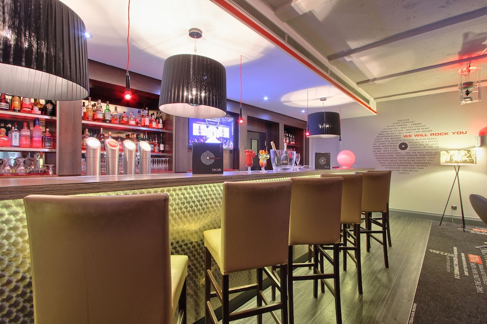 Mercure Paris Velizy 60/74