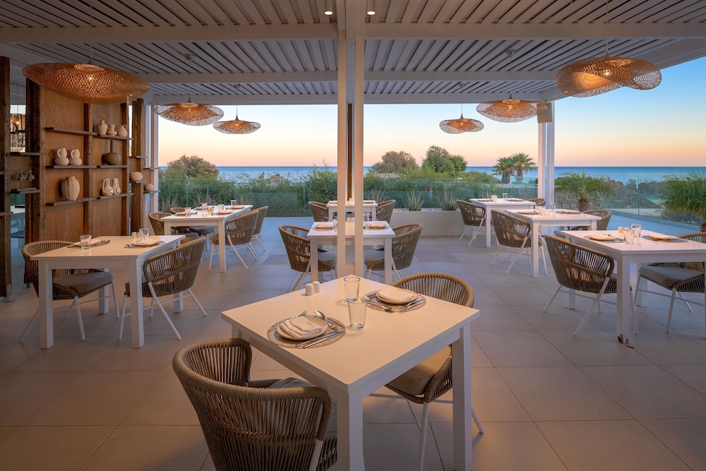 Gennadi Grand Resort 68/84