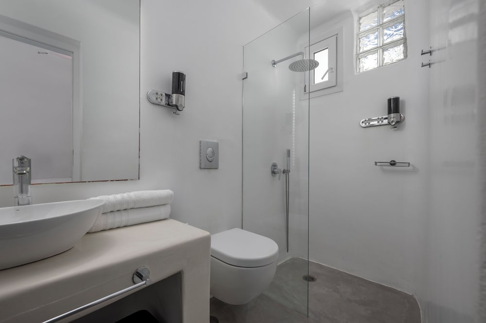 Flaskos Suites 49/50