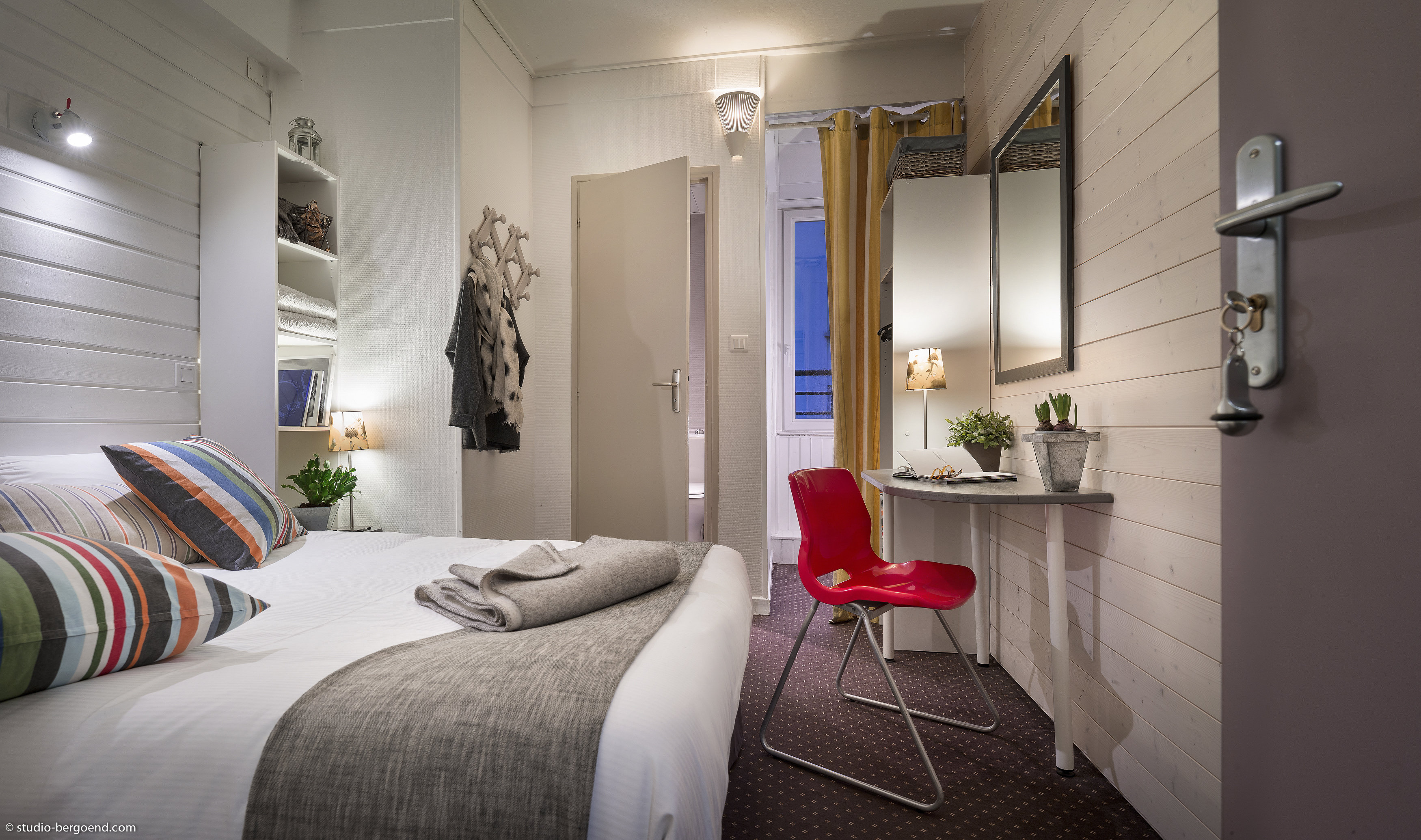 HOTEL DES ALPES 7/17