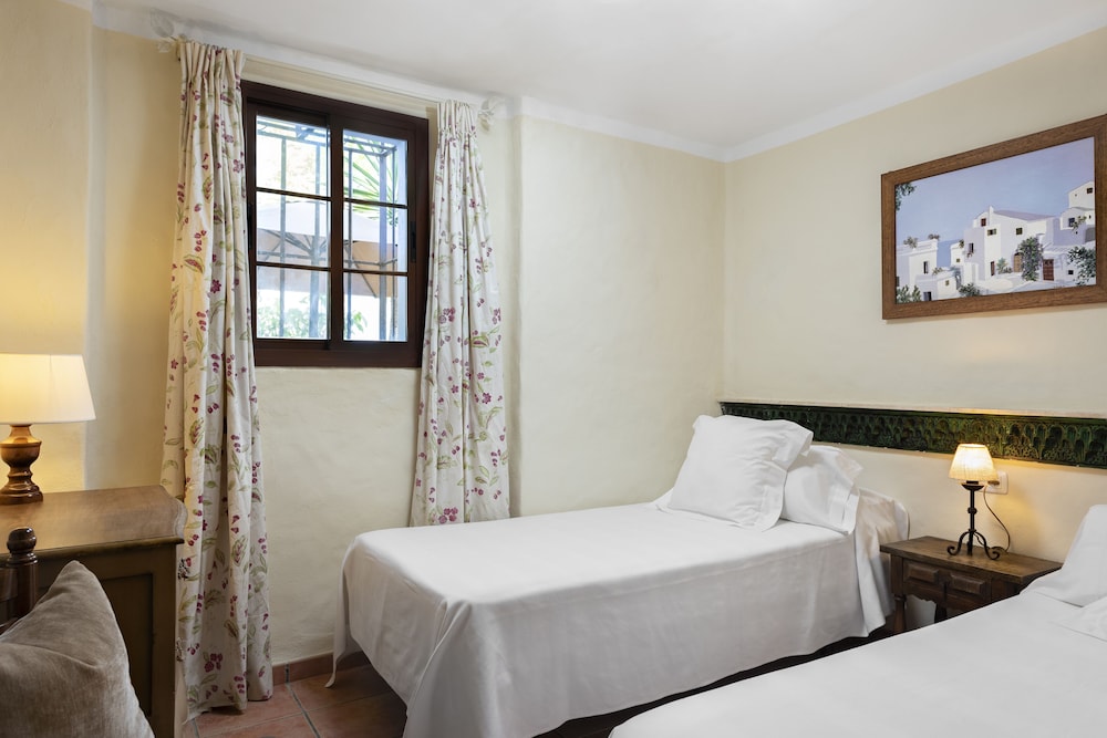 APARTAMENTOS CORTIJO FONTANILLA 8/25
