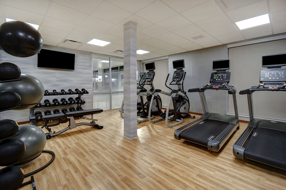 Fairfield Inn & Suites by Marriott Grand Rapids Wyoming 18/36