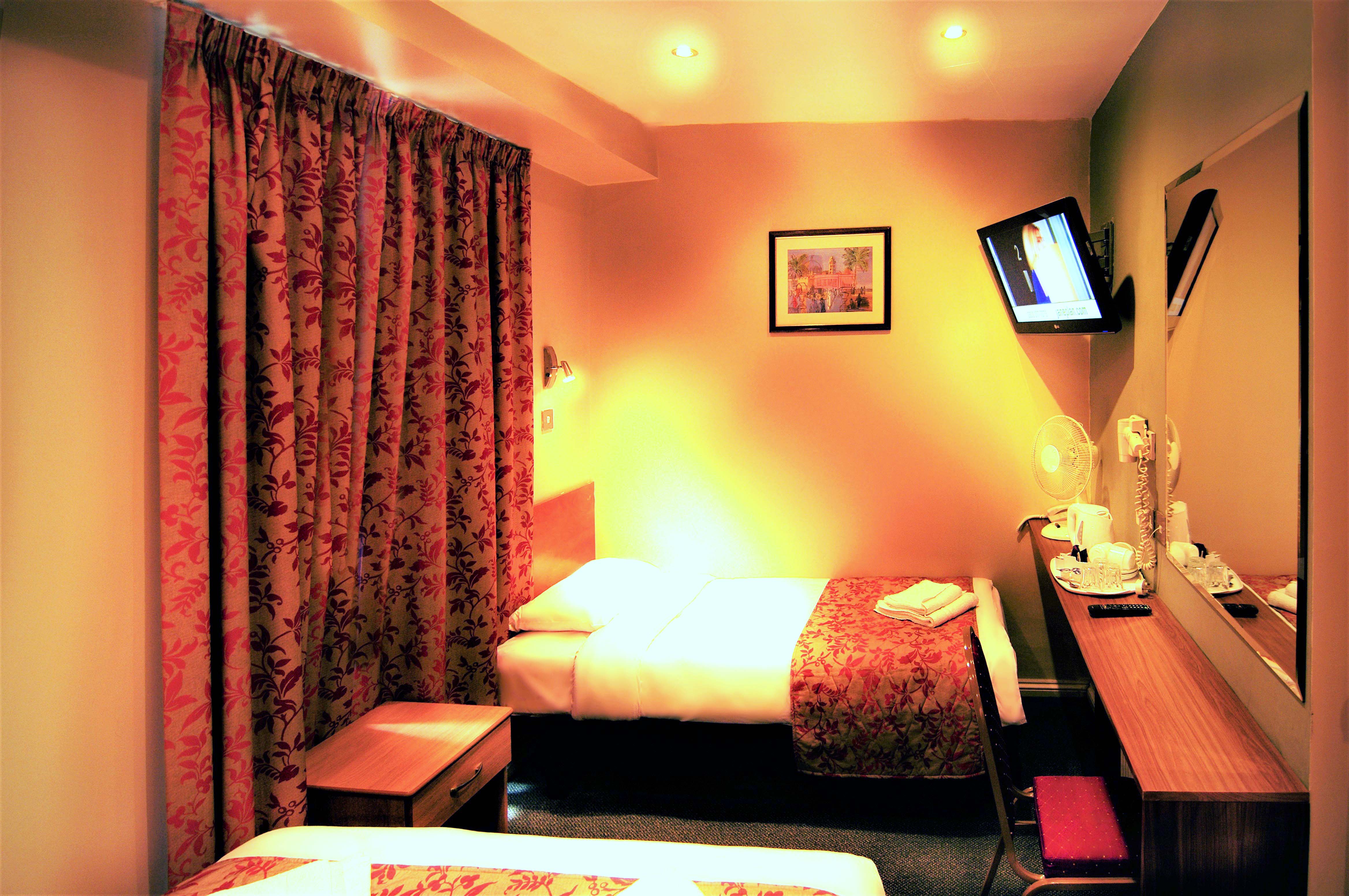 Westbury Hotel 28/57