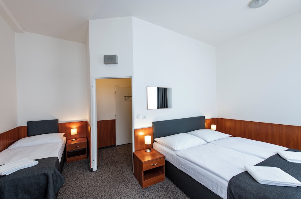 Hotel Zlata Vaha 24/65
