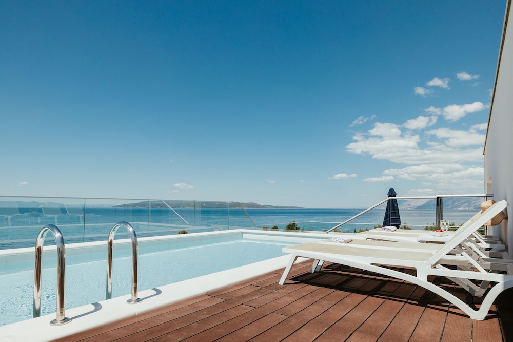 Romana Beach Resort 63/66