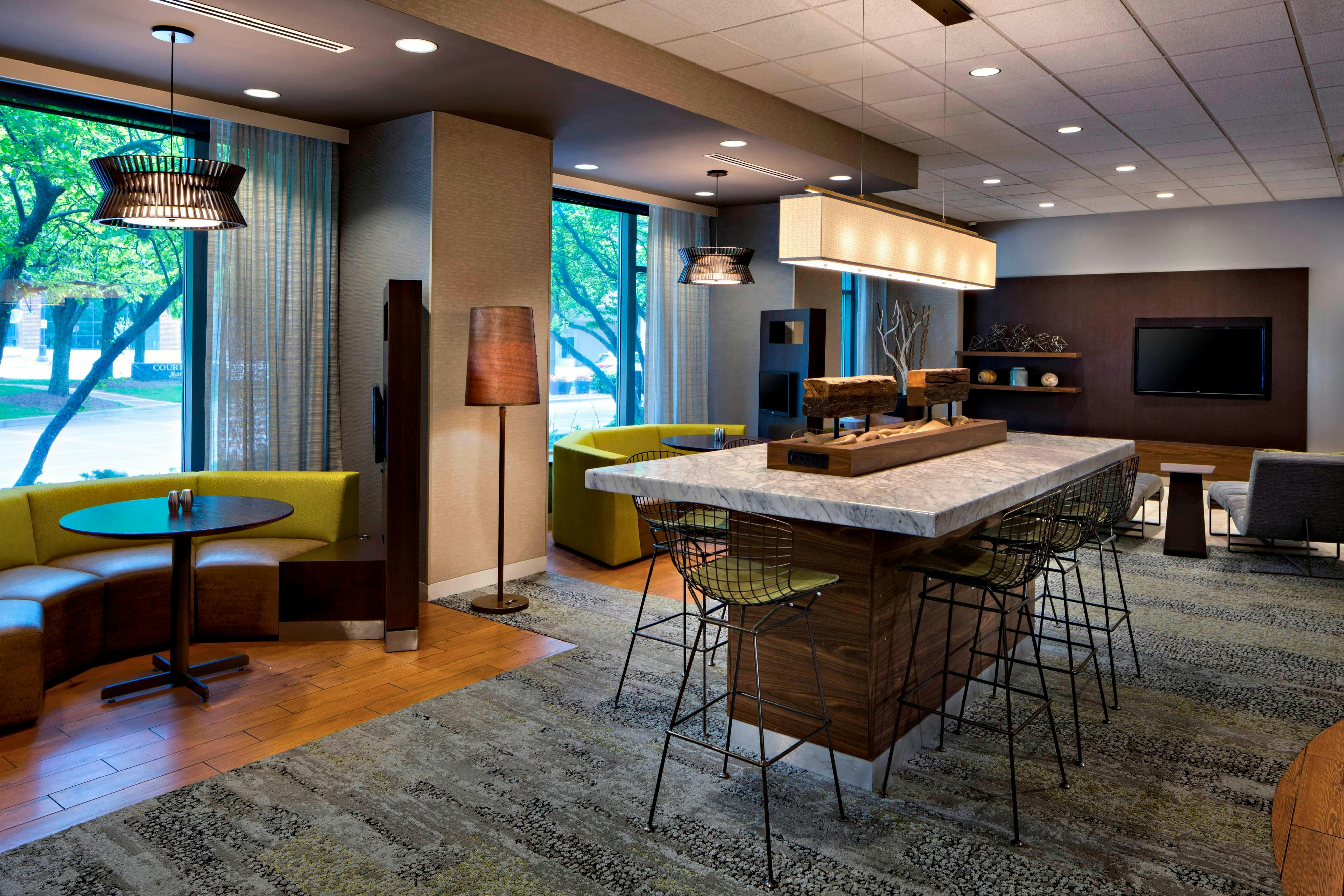 Courtyard By Marriott Downtown Grand Rapids 10/12