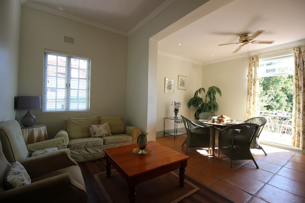 Mountain Manor Guest House 30/50