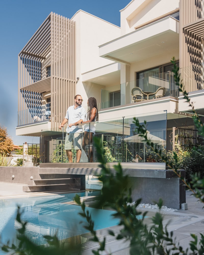 Serenity Suites 27/50