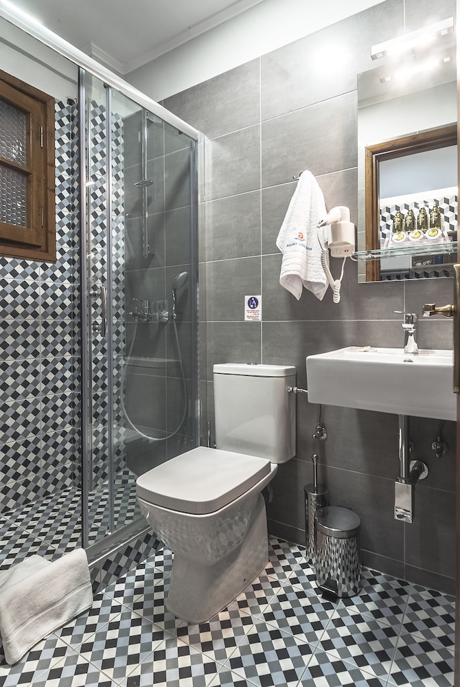 Ano Aparthotel 43/45