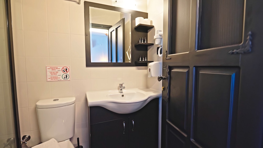YASEMIN HOTEL 37/39