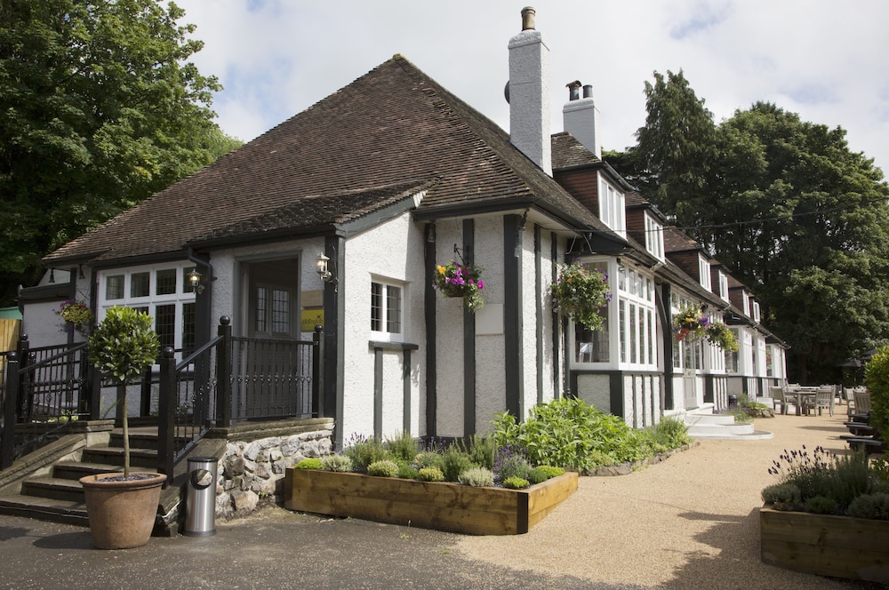 The Dartbridge Inn 4/33