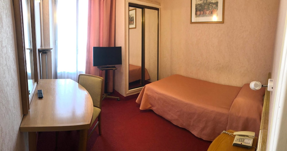 Hotel Busby 37/76