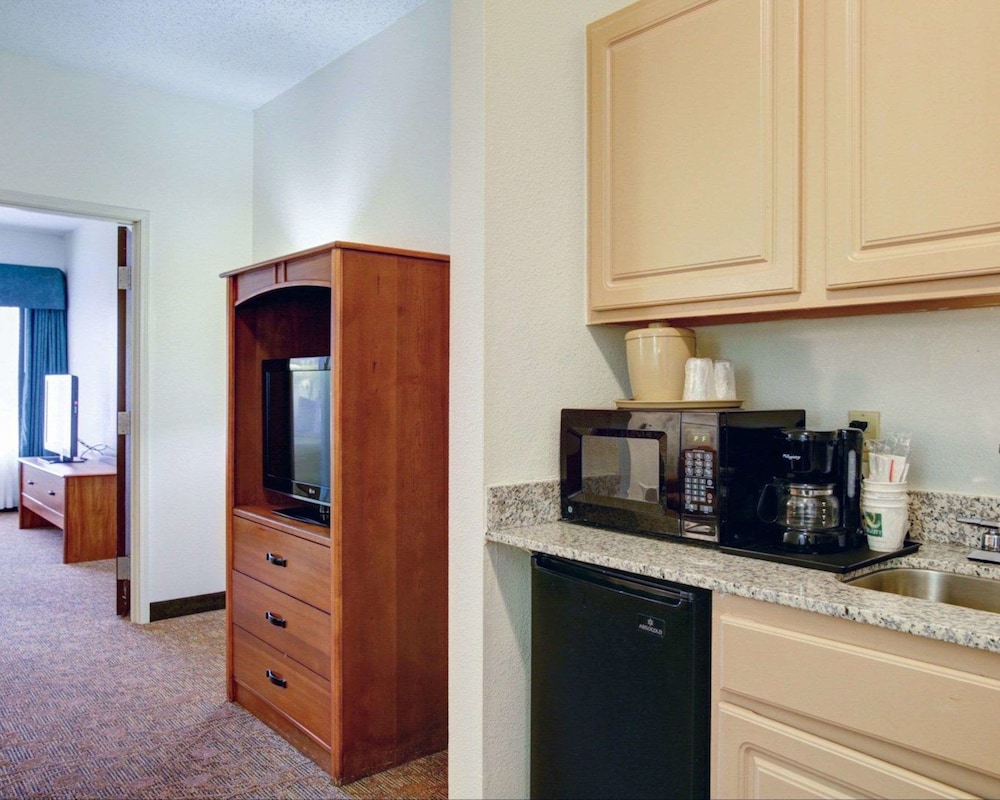 Quality Inn and Suites Austin Airport 42/50