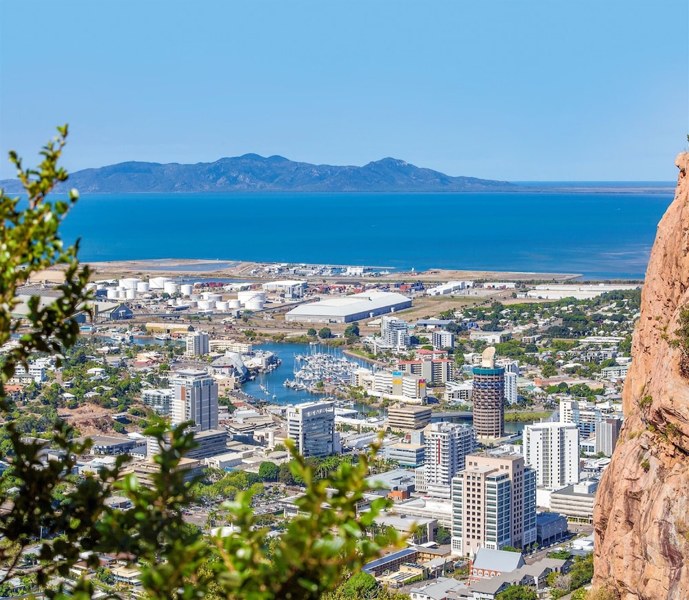 HOTEL GRAND CHANCELLOR TOWNSVILLE 57/62