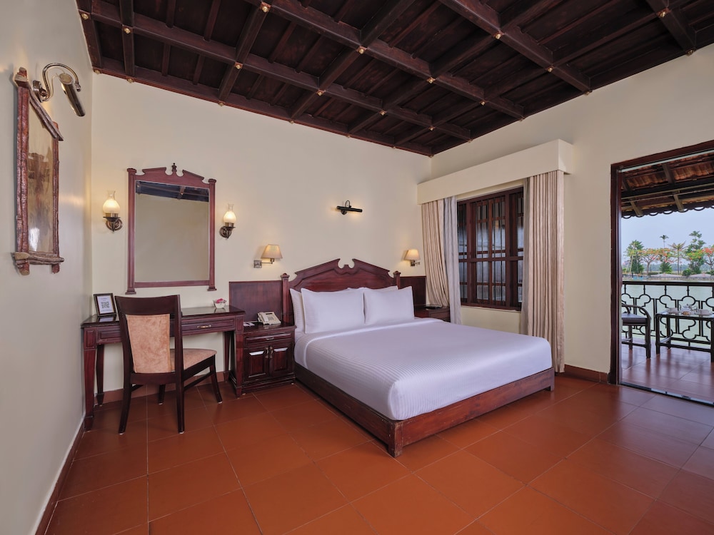 Sterling Lake Palace Alleppey. 29/58