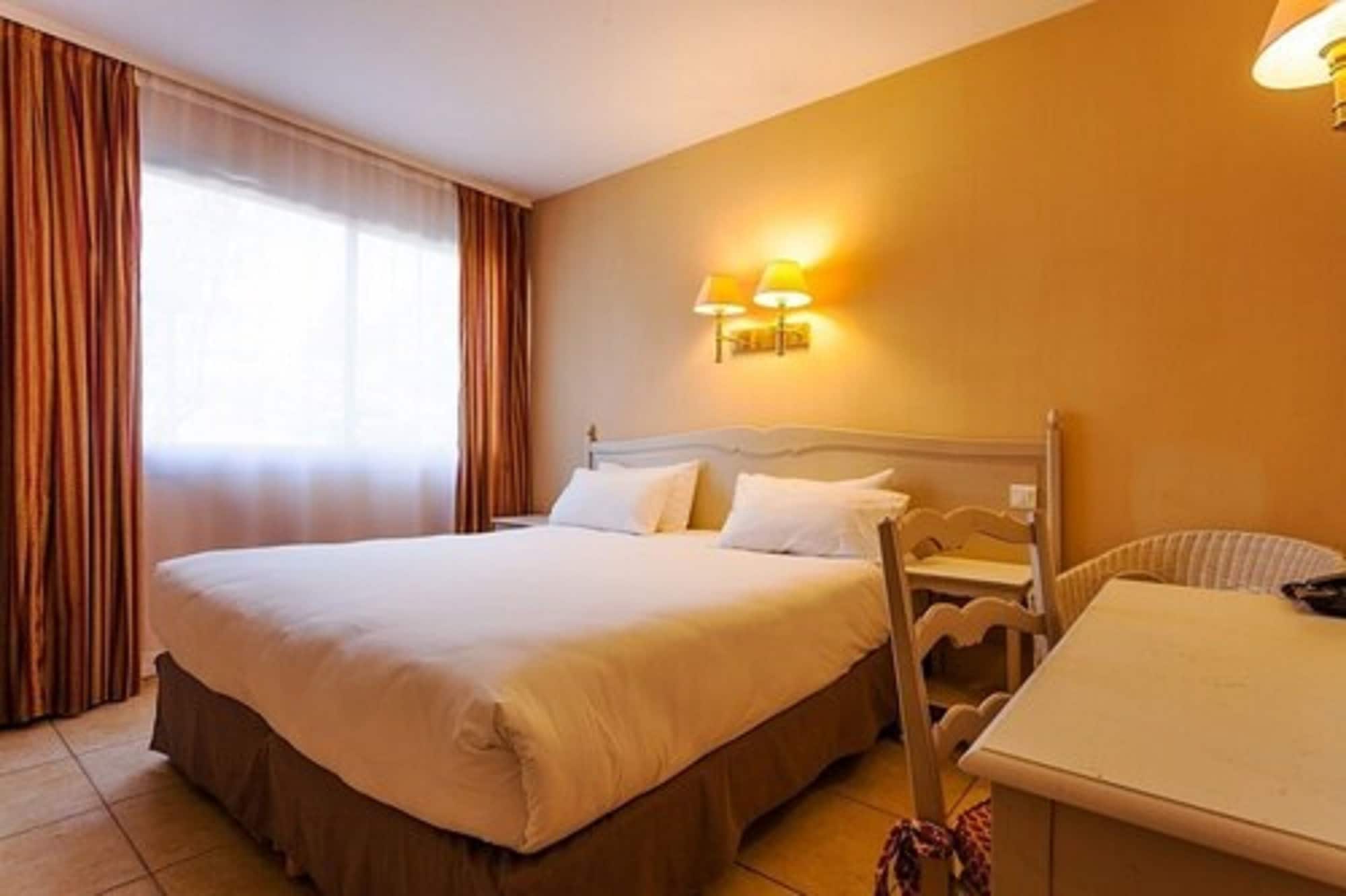 STANDARD, DOUBLE OR TWIN BED