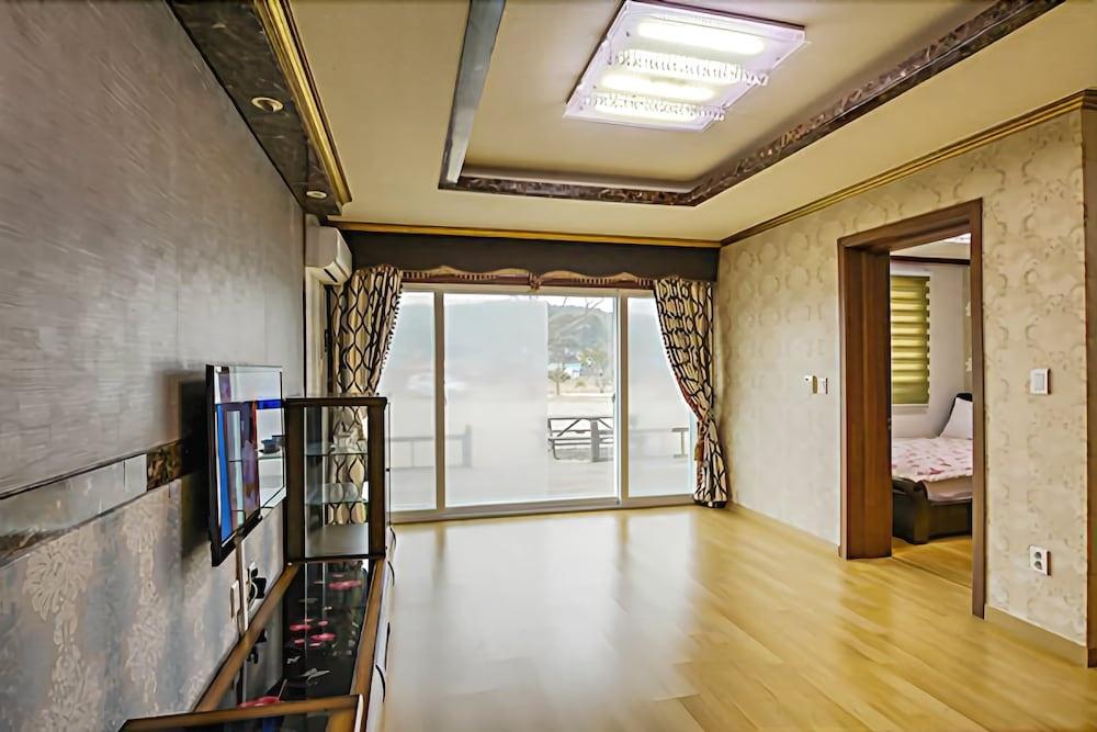 Sokcho Sujabyeol Pension 16/23