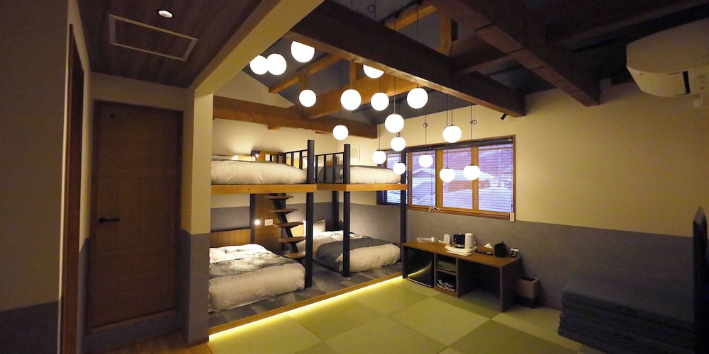 غرفة عائلية بأربعة أسرّة وفرشتي فوتون، Hakuba Ryujin Onsen RYOKAN SUI 3/4