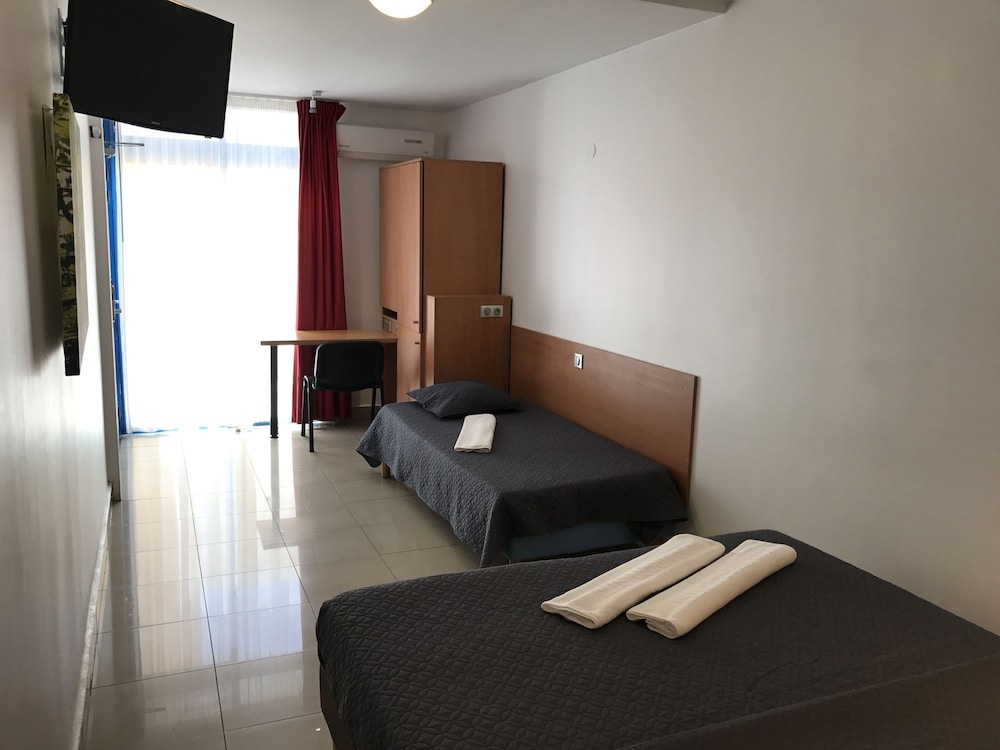 KARAIBES HOTEL 41/65