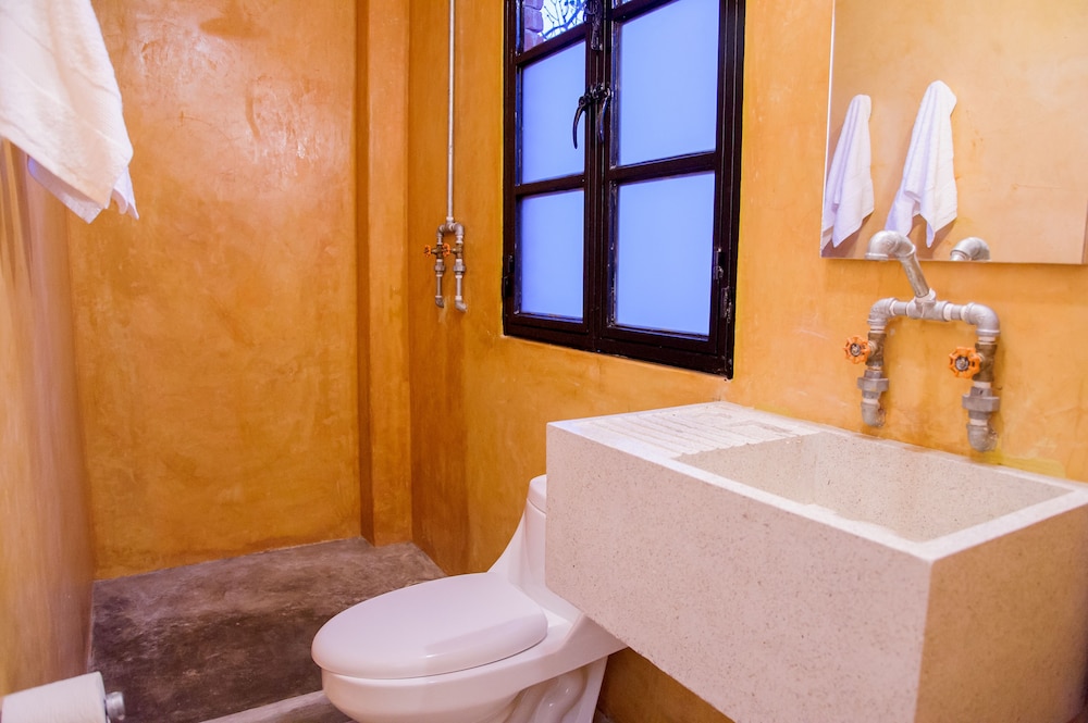 Agrado Guest House 55/56