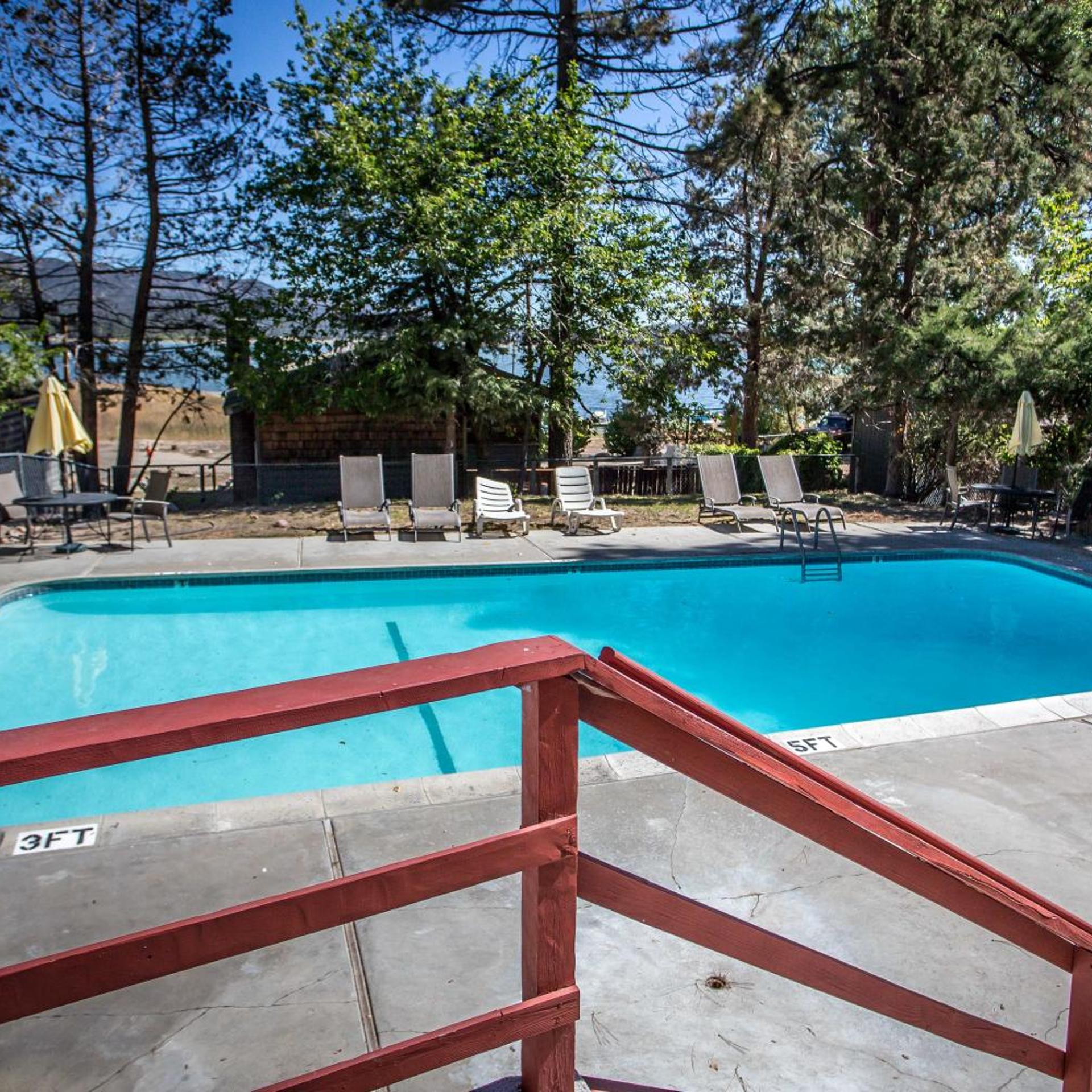 Lakefront Family Cabin by Big Bear Vacations 12/30