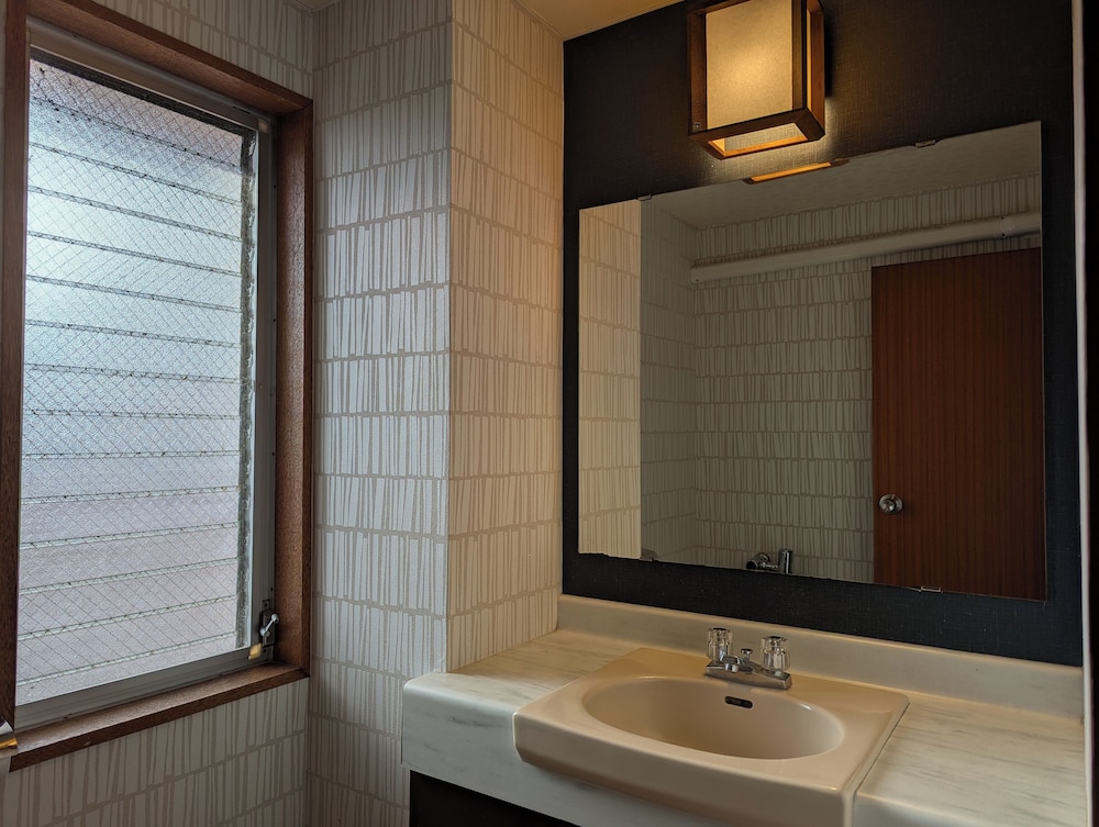 JAPANESE, FAMILY, TRADITIONAL, SHARED BATHROOM
