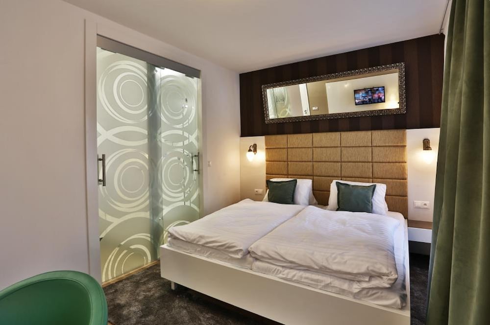 VIP Apartments 13/30