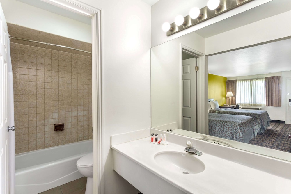 Days Inn by Wyndham Delta 9/18
