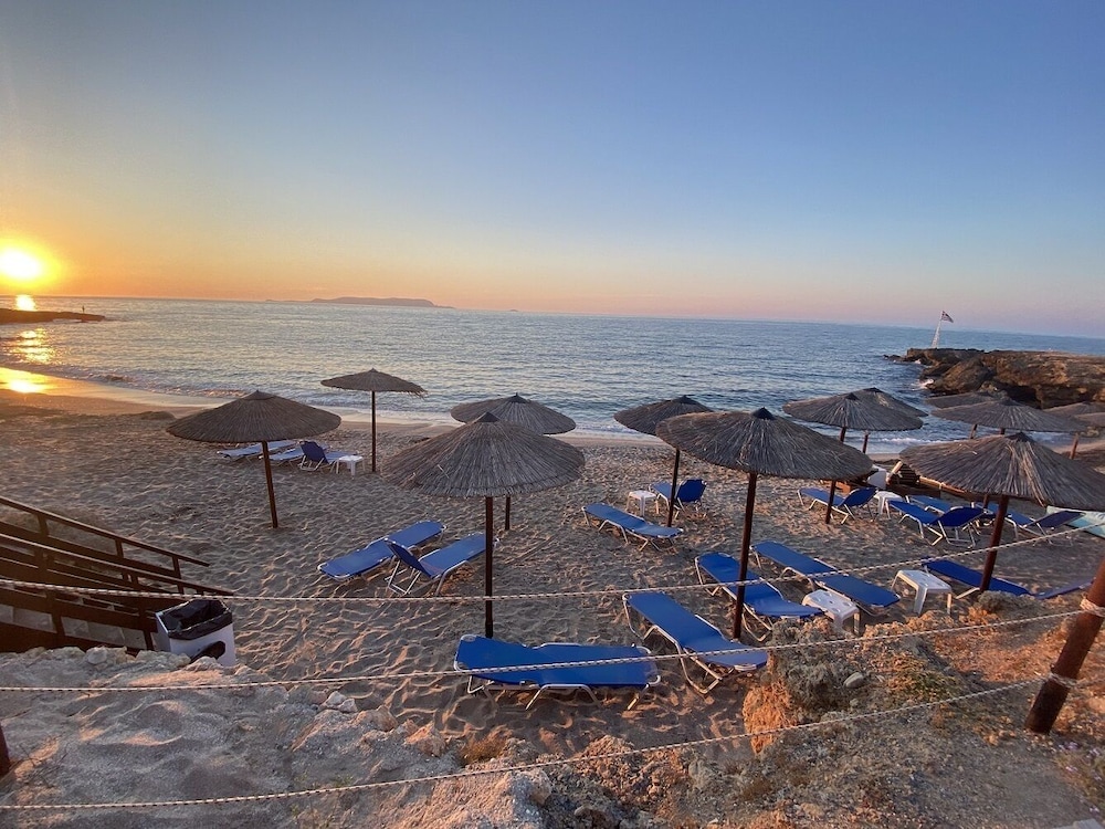 Blue Aegean Hotel and Suites 60/64