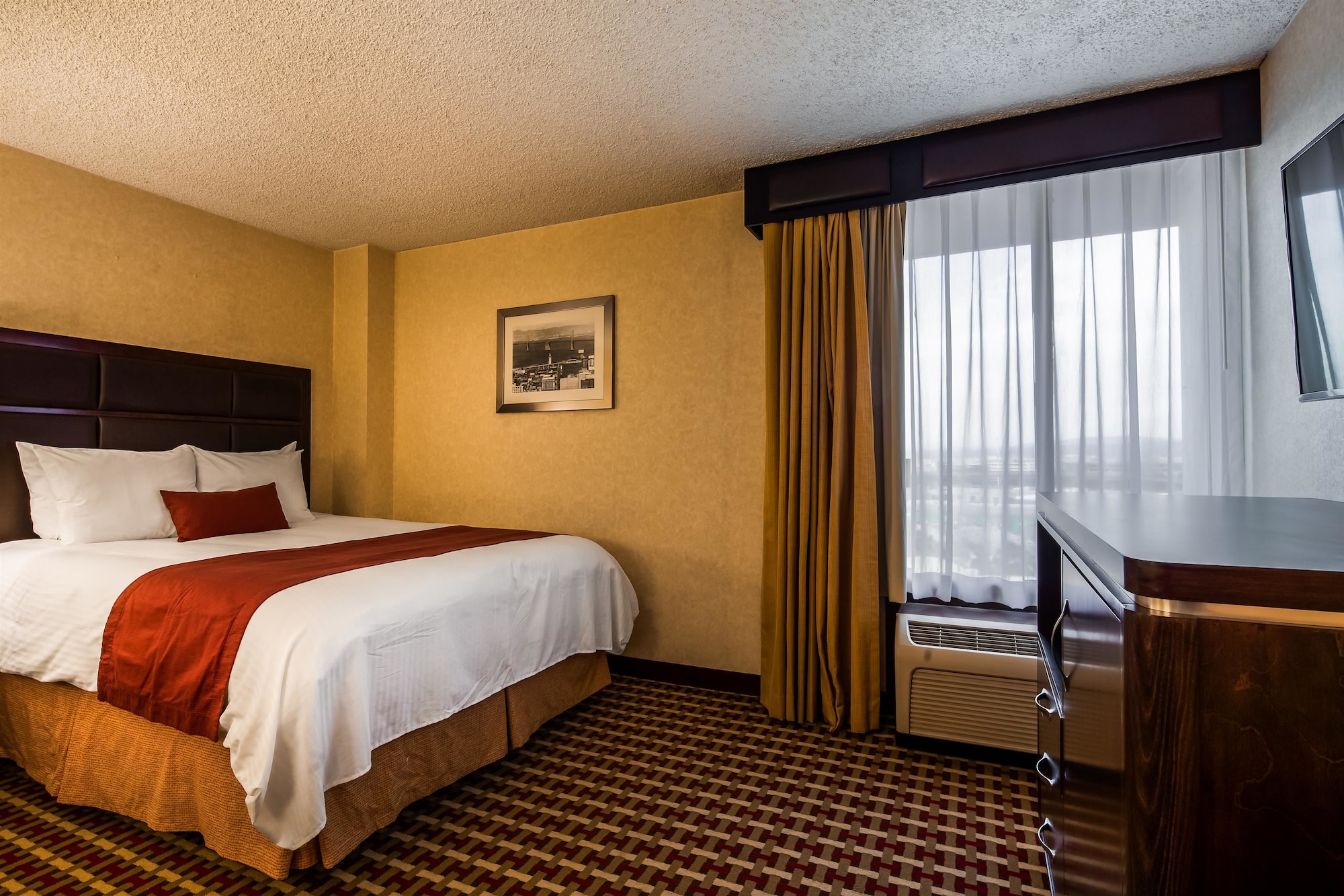جناح بسرير كوين مع أريكة، Best Western Plus Grosvenor Airport Hotel 2/6