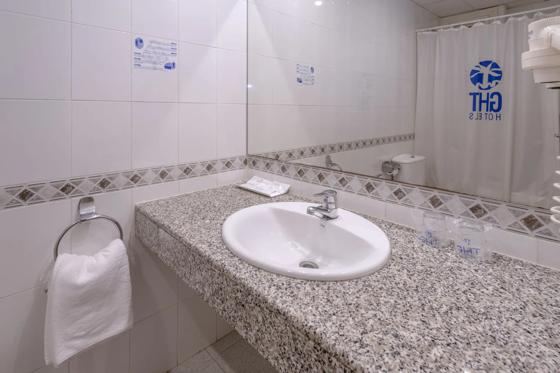 غرفة بسرير مزدوج بشرفة، GHT Balmes Hotel, Aparthotel & Splash 9/10