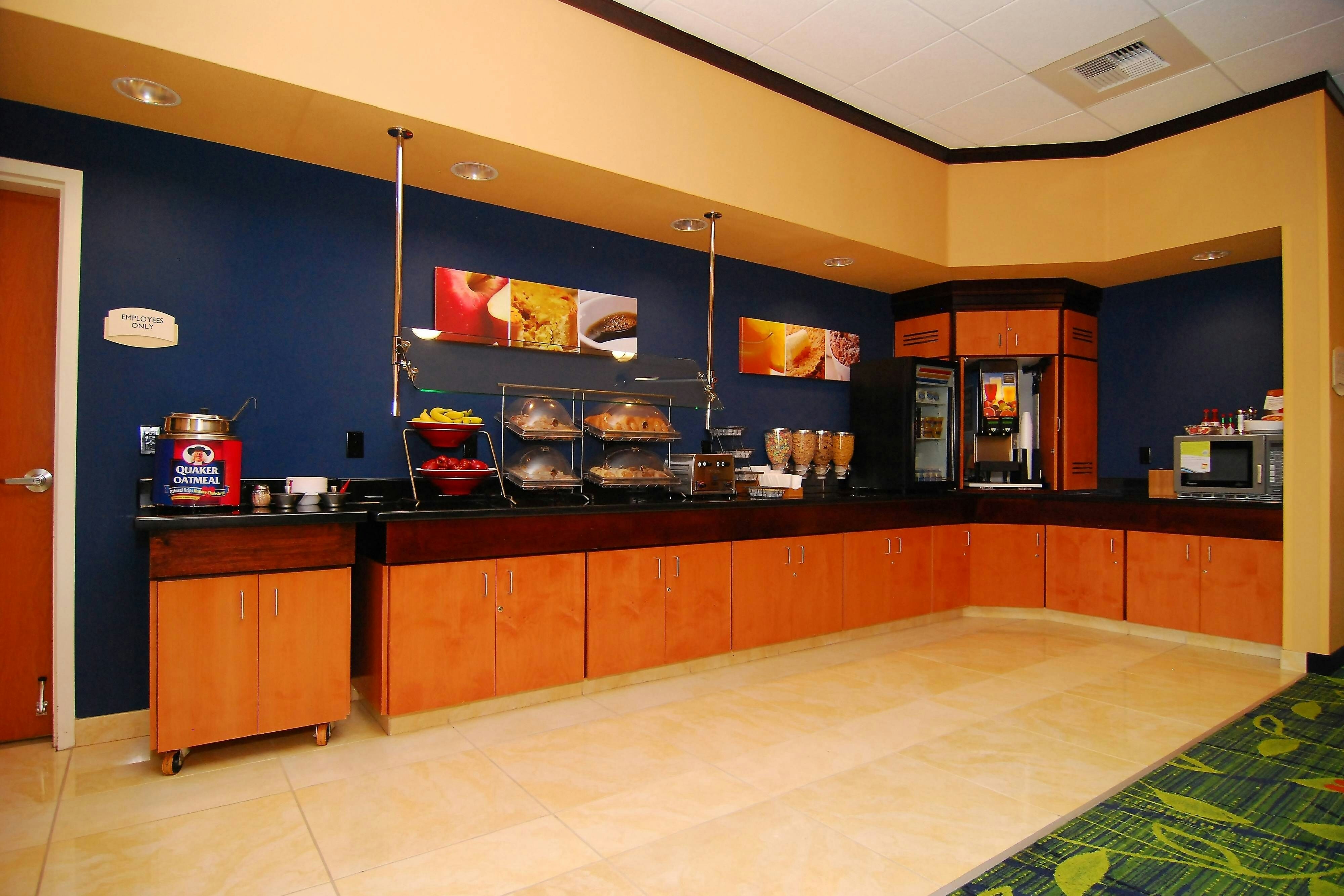 Lobby at Fairfield Inn Suites By Marriott Tehachapi, Tehachapi - CA