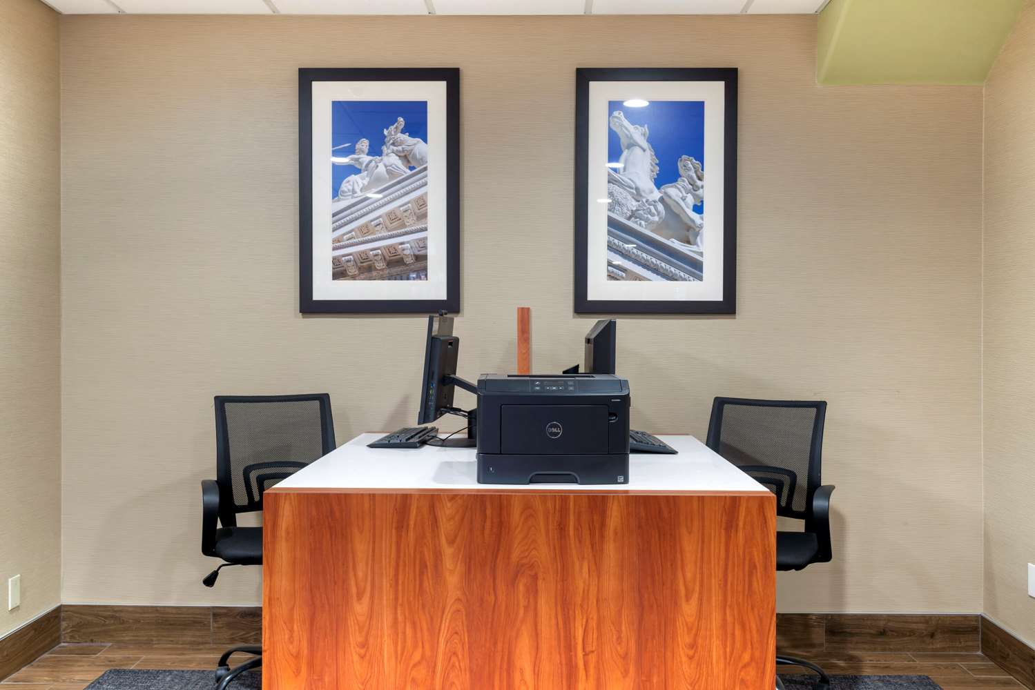 Comfort Suites Marysville Yuba City 33/35