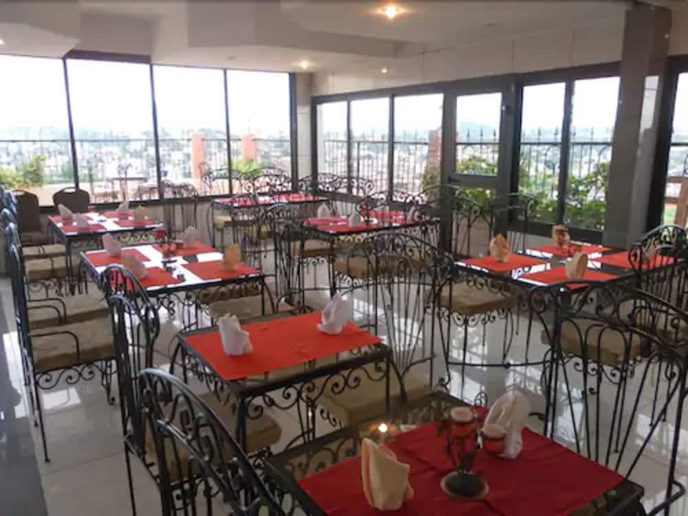 Tou'Ngou Hotel 36/50