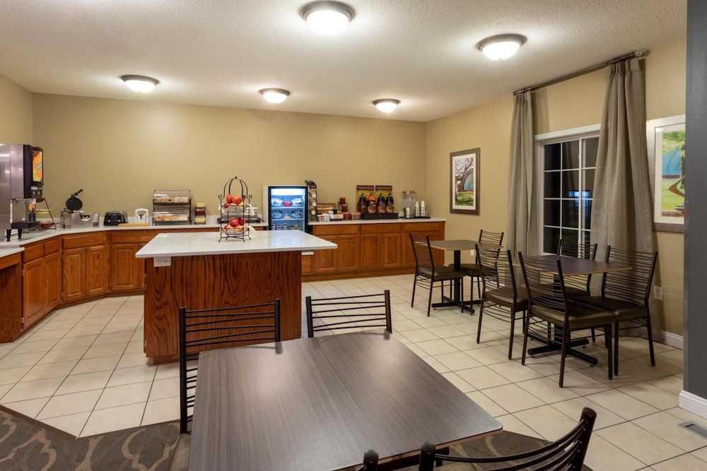 Grandstay Residential Suites Ames 42/52