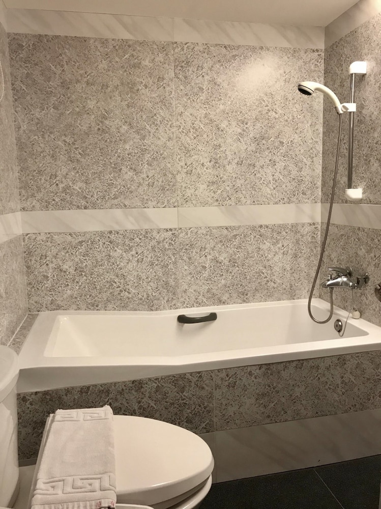 Hub Hotel Tucheng 52/59