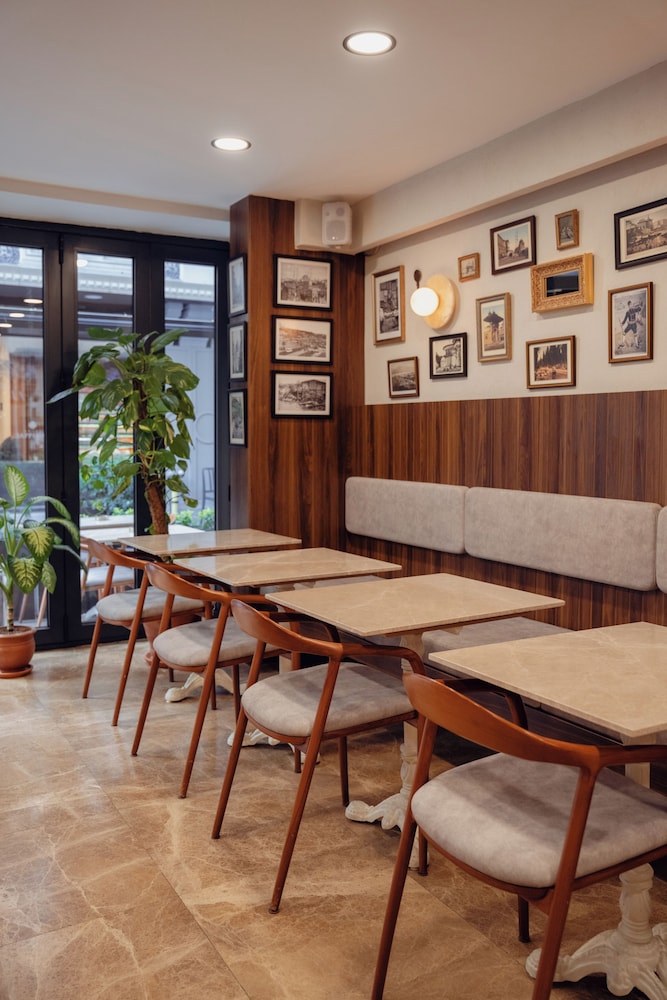 Evsen Hotel Adults Only 52/68