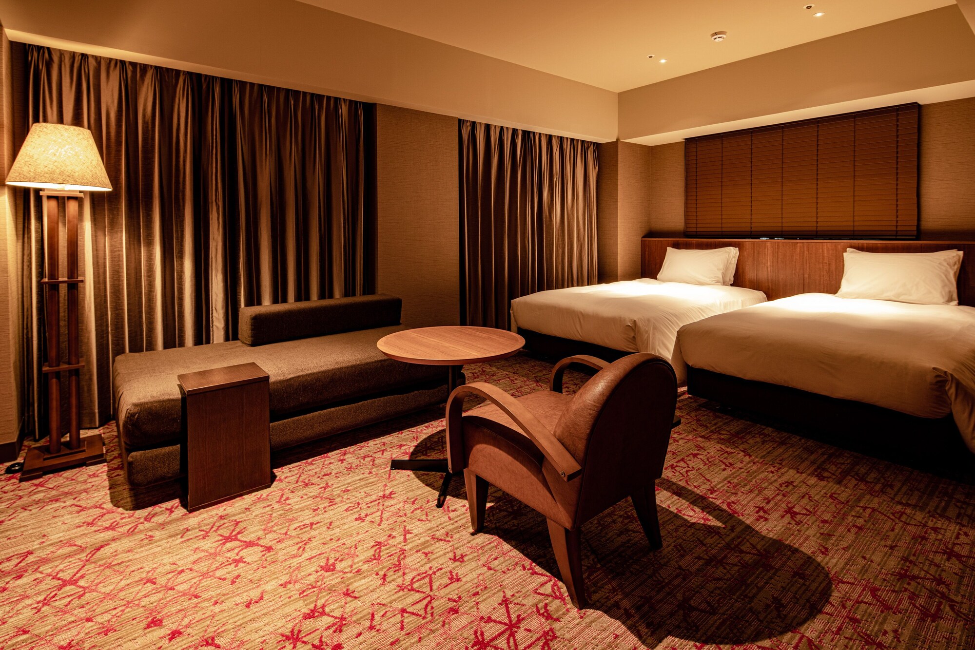 Chapter 3, Superior, Single, Twin Beds, Park View, Corner